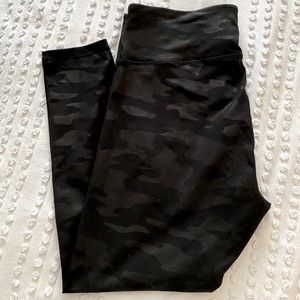 [Old Navy] Black Camo leggings, XL